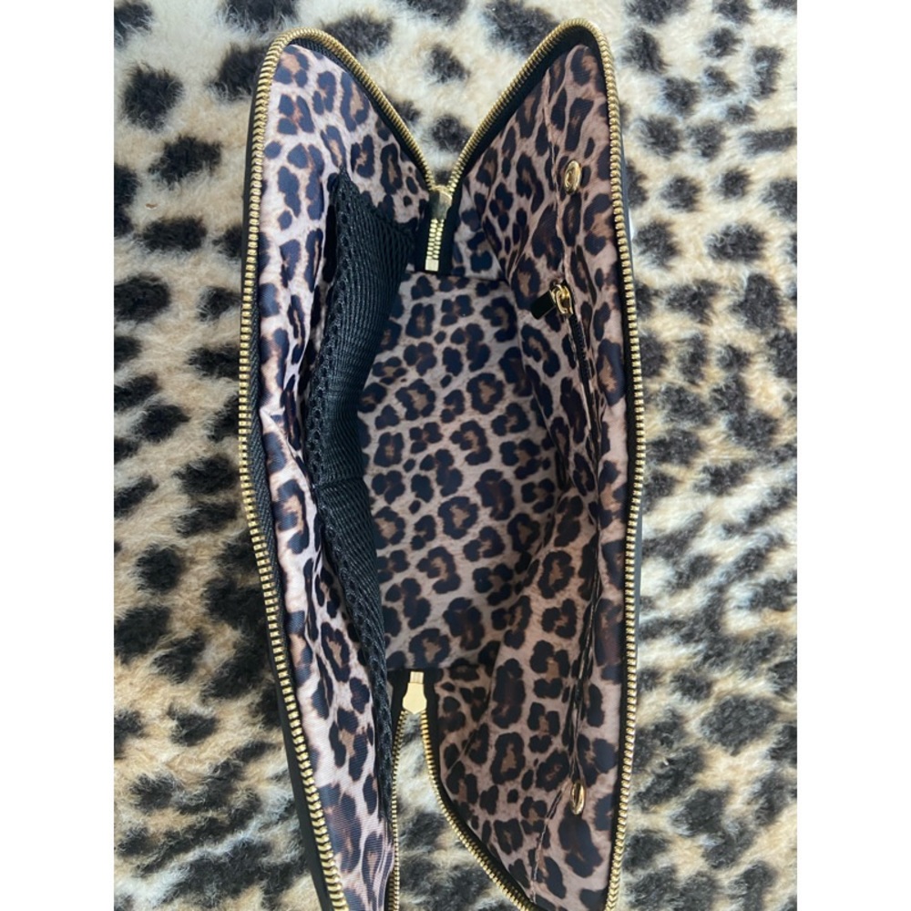 NEW! Kusshi Signature Make Up Bag Satin Black Fabric with Leopard - Picture 5 of 13